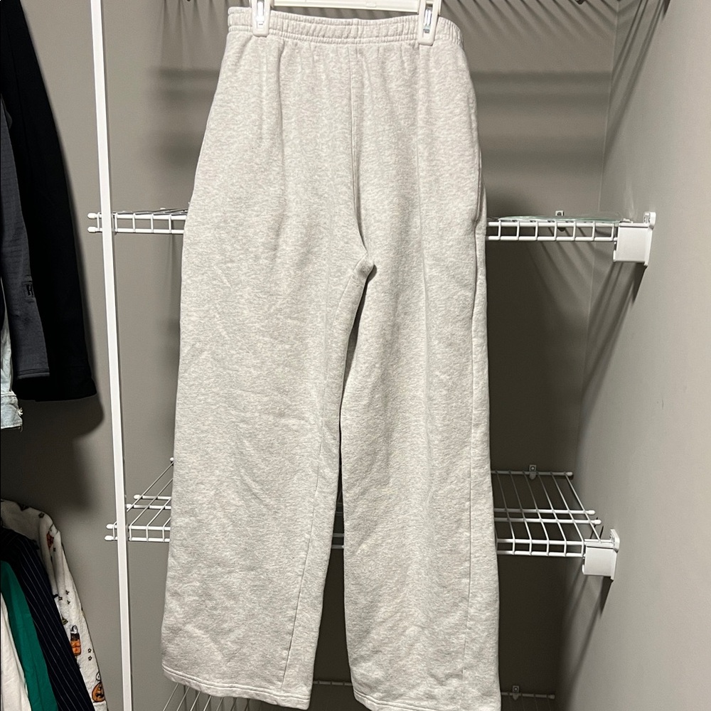NWOT * Brandy Melville Light Gray Wide Leg Sweats One Size